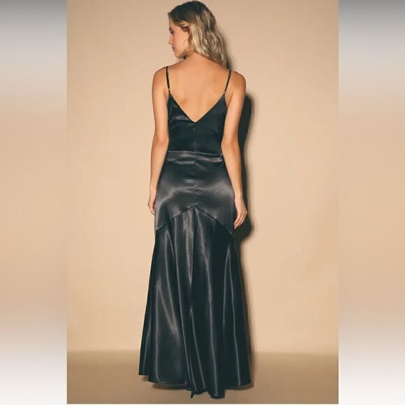 NWT Lulu’s Buena Black Satin Sleeveless Maxi Dress Medium - Picture 3 of 4